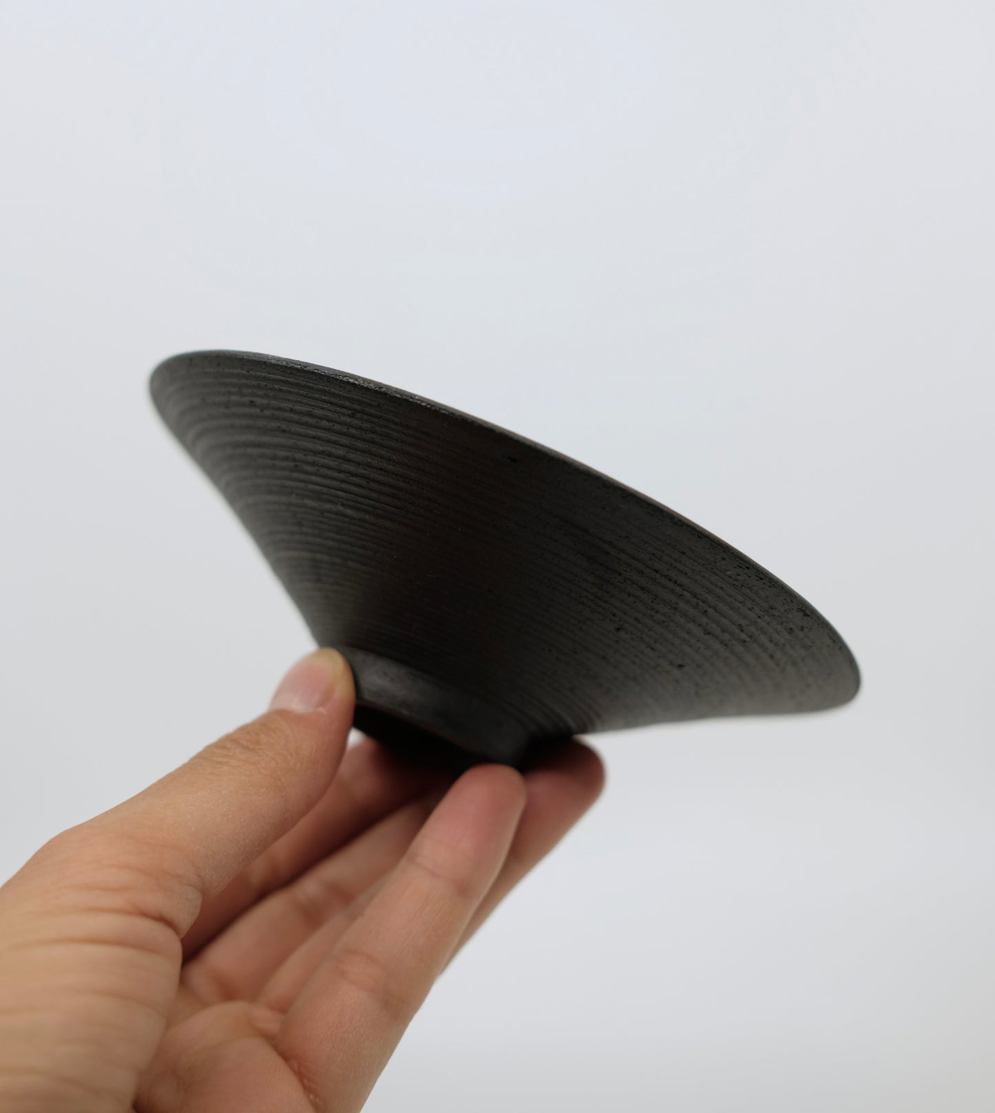 Mini-Schale Santi (Schwarz-Tenmoku gerippt)